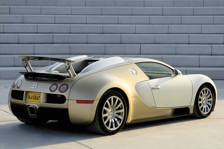  Bugatti Veyron 16.4 Gold Edition 2009 года  (фото 22 из 32)